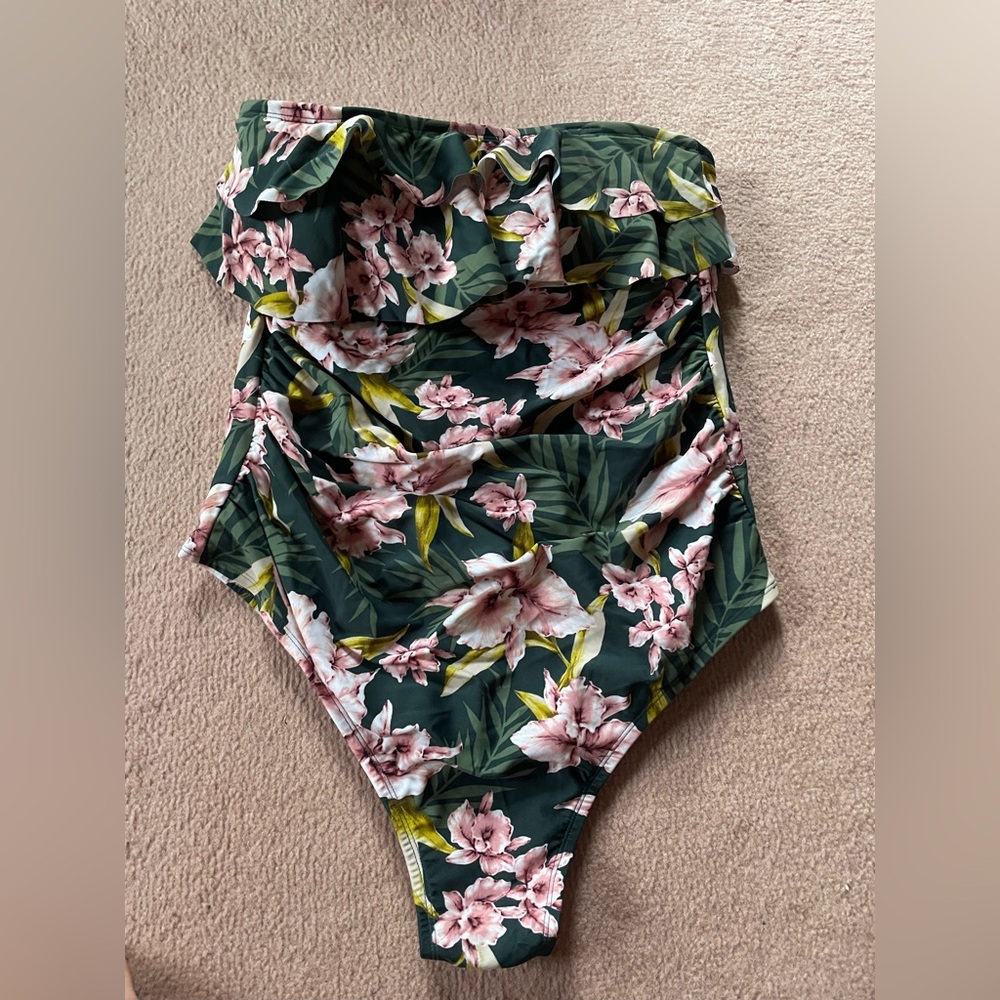 Brand new Kona Sol strapless bathing suit